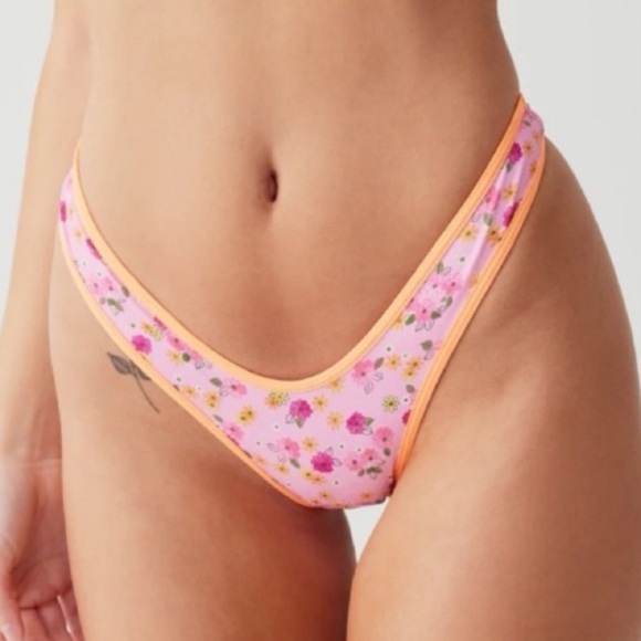 New! Frankies Bikinis Full Moon Floral Bikini Bottom in Queens Bath 10732 - Picture 1 of 9